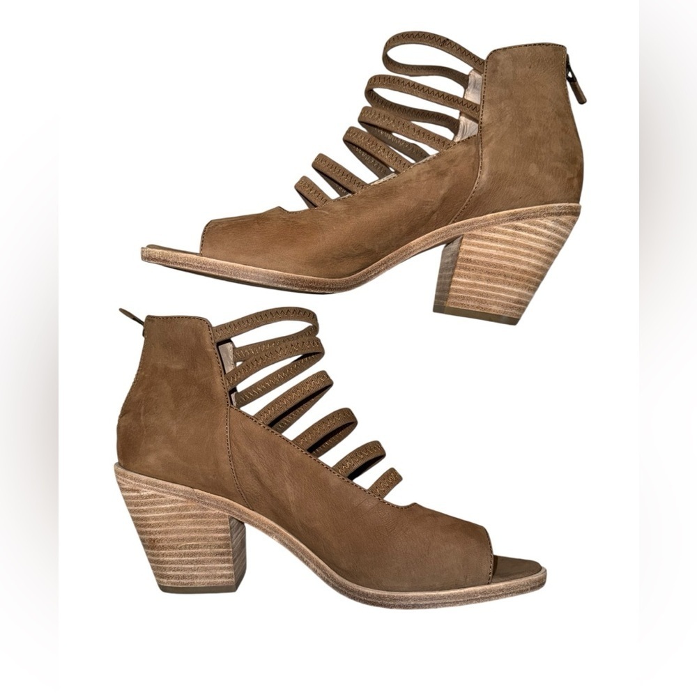 Eileen Fisher JAMES Strappy Wedge Sandals — Tan Suede — Size 8